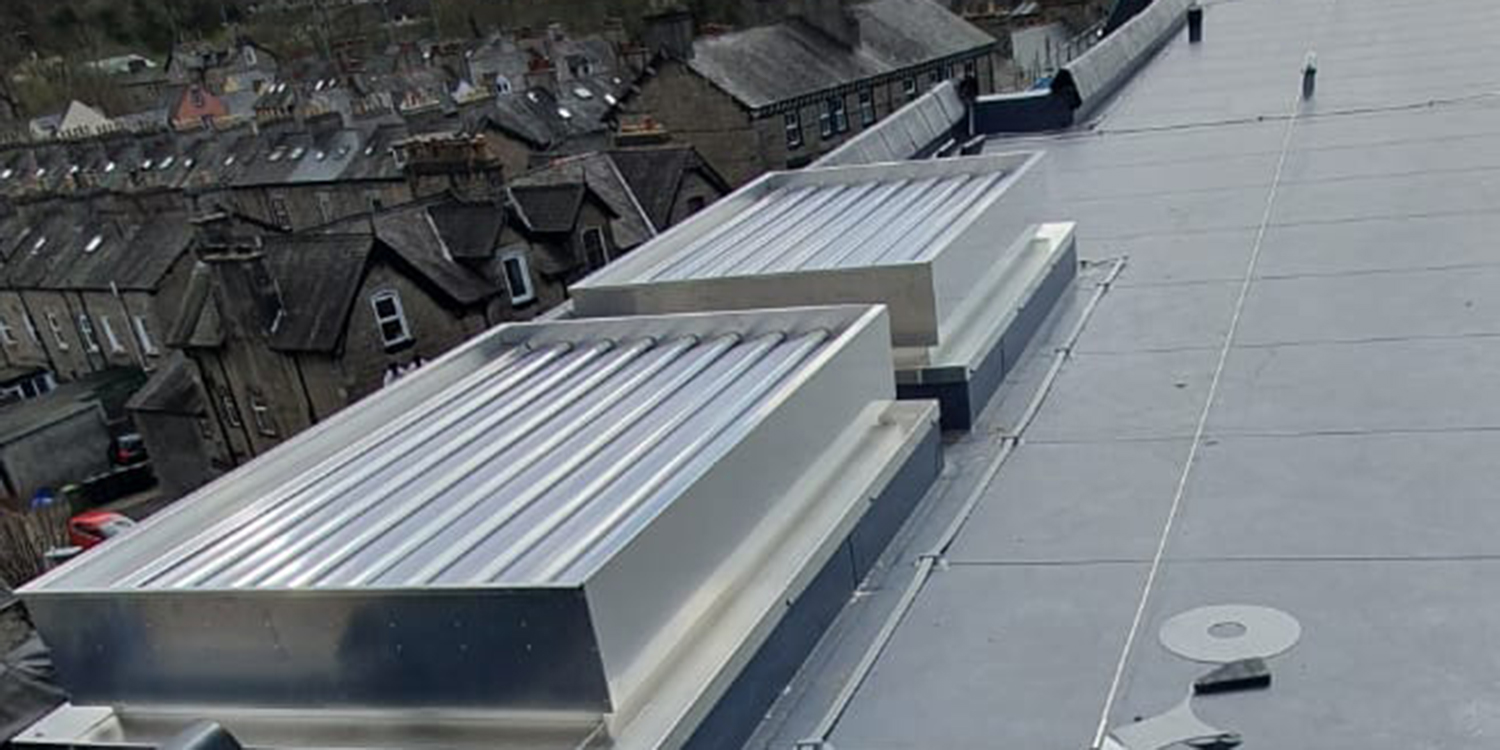 2 SHEV louvre systems on roof
